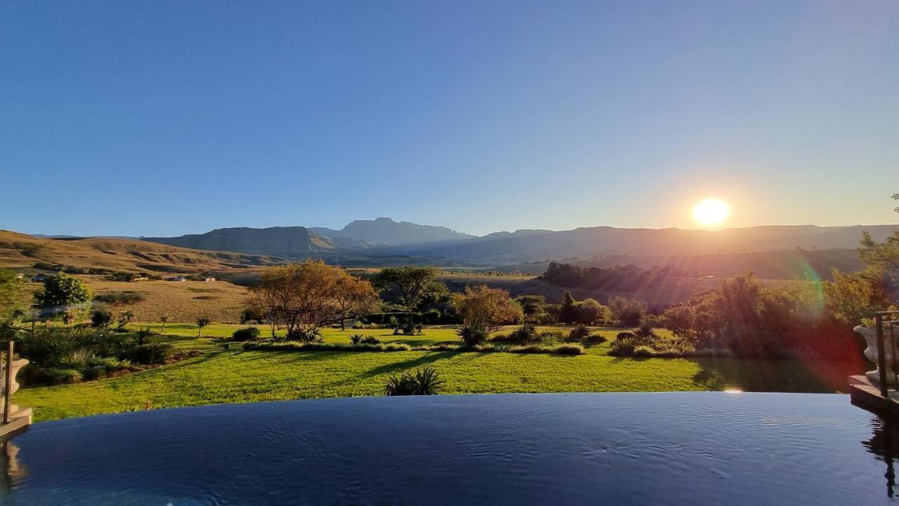 Inkungu Lodge Champagne Valley Екстериор снимка