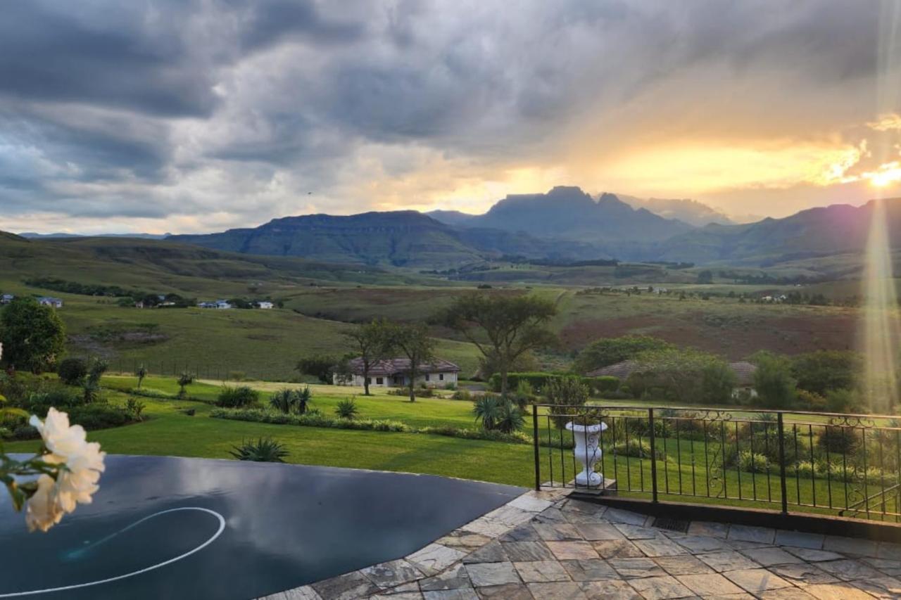 Inkungu Lodge Champagne Valley Екстериор снимка