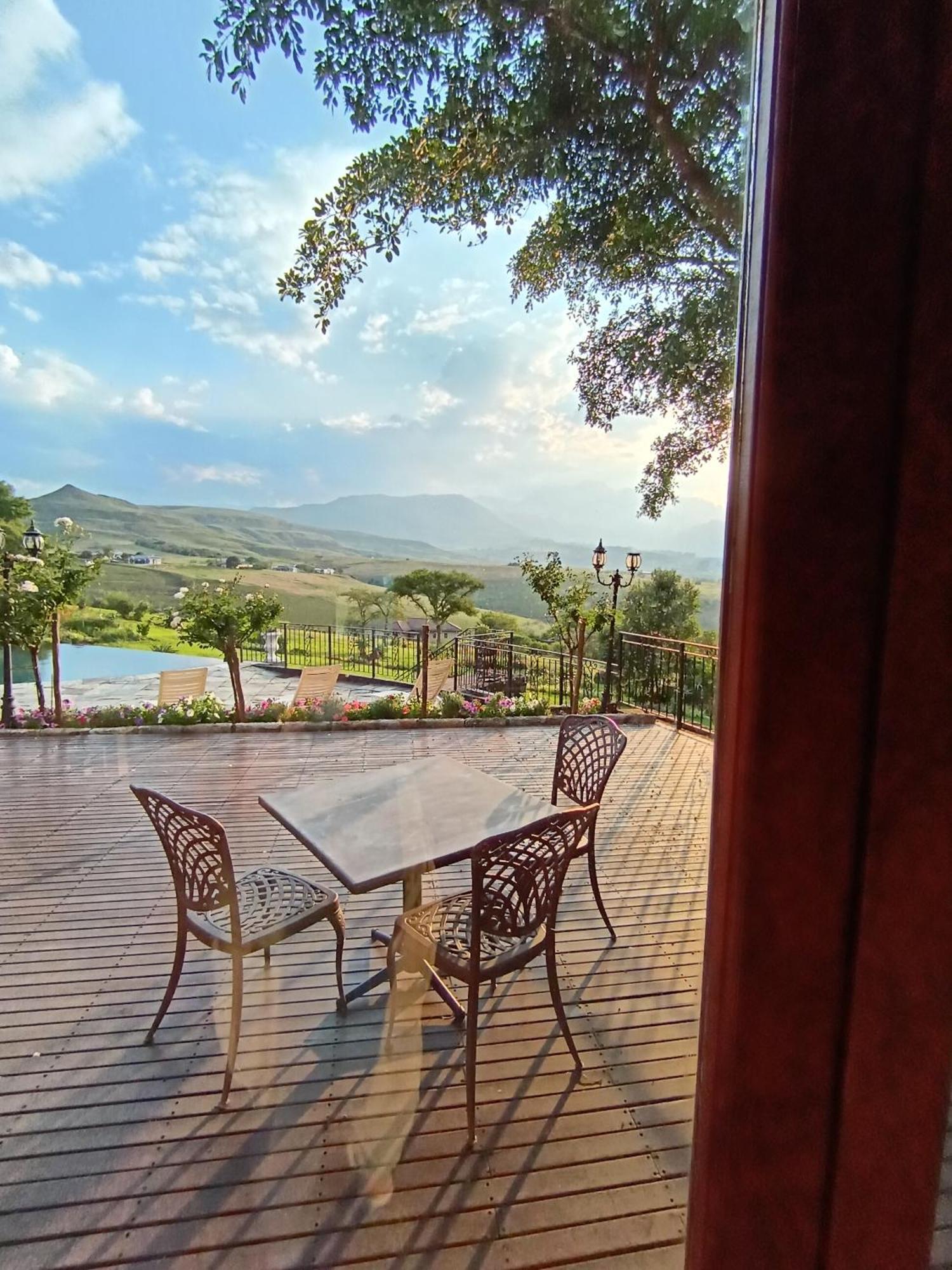Inkungu Lodge Champagne Valley Екстериор снимка