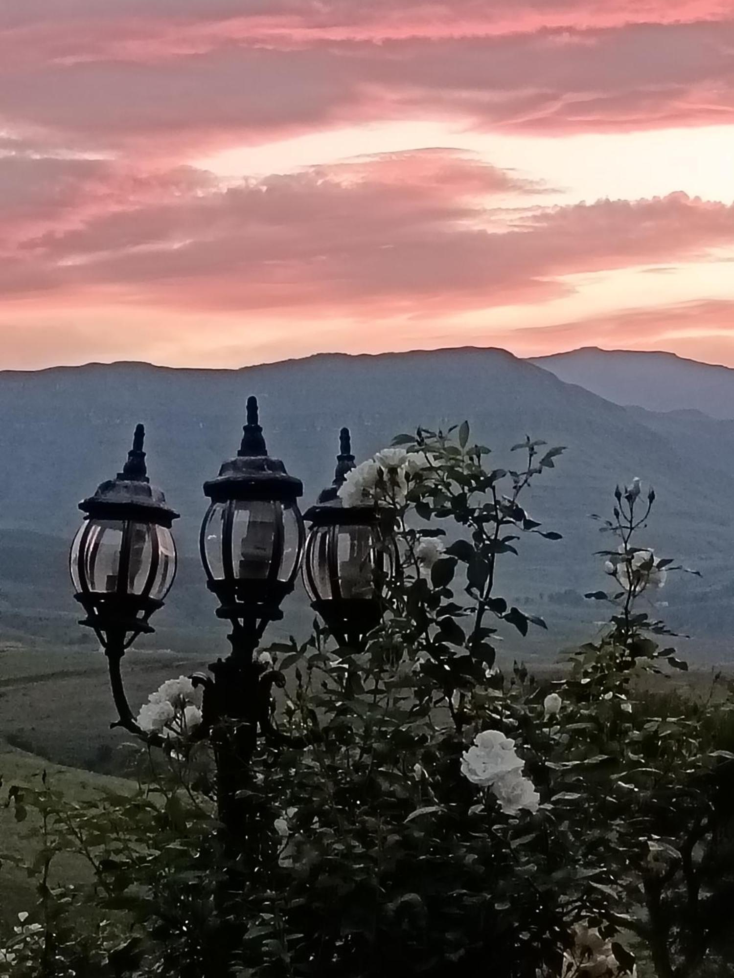 Inkungu Lodge Champagne Valley Екстериор снимка