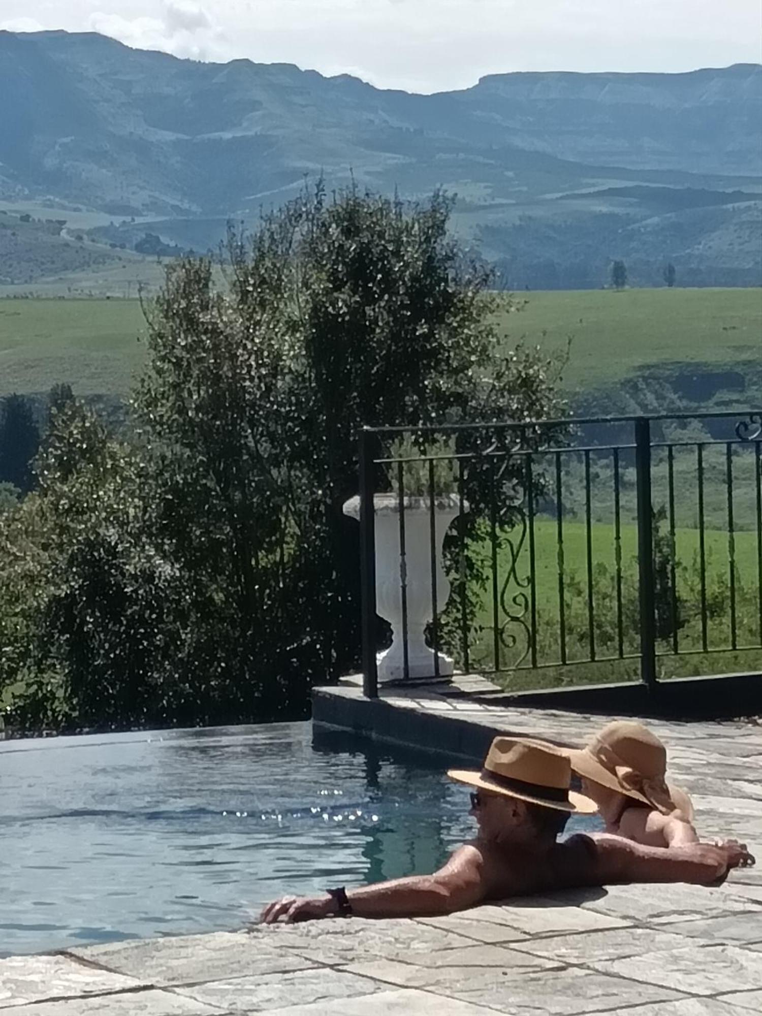 Inkungu Lodge Champagne Valley Екстериор снимка