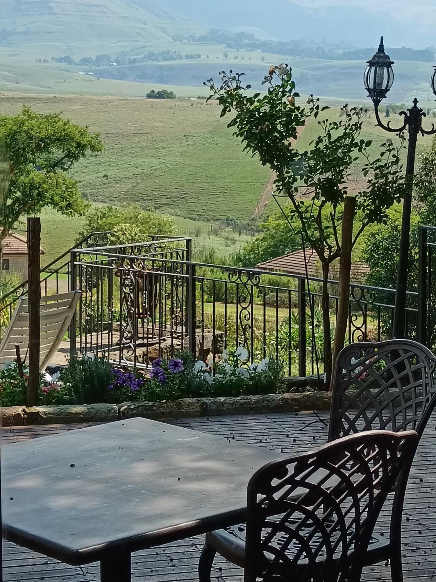 Inkungu Lodge Champagne Valley Екстериор снимка